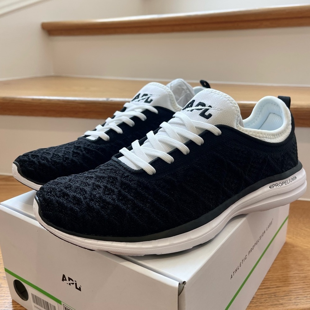 NWT APL Phantom Running Shoes Athletic Propulsion Labs Sneakers Black / white